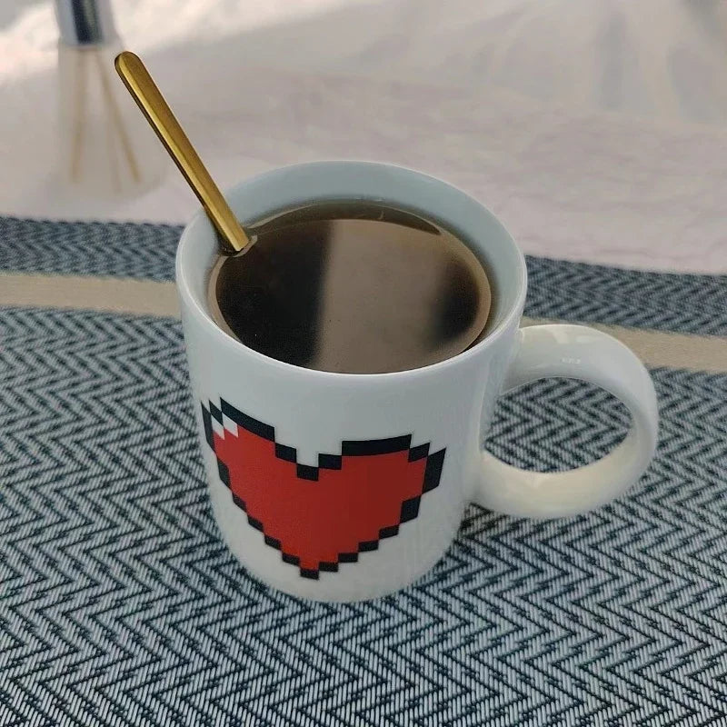 Magic Color-Changing Game Mug – Heat Sensitive Coffee Cup